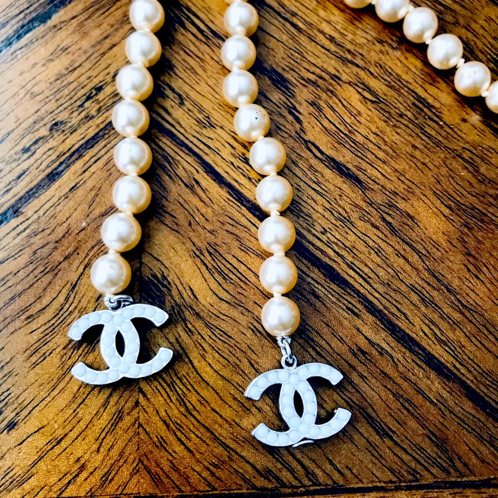 Chanel Faux Pearl Logo Necklace - Picture 3 of 11